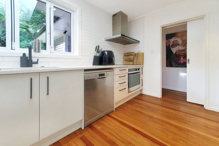 Photo of property in 102 Park Hill Road, Birkenhead, Auckland, 0626