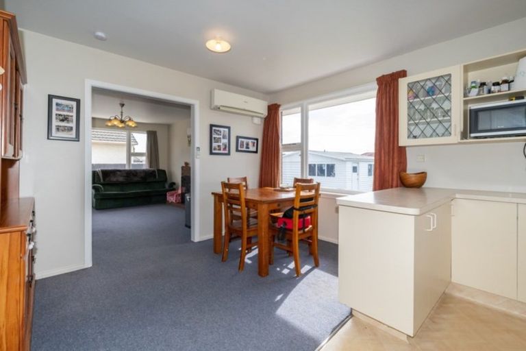 Photo of property in 27 Dunstan Crescent, Hornby, Christchurch, 8042