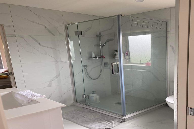 Photo of property in 56 Castlefinn Drive, Weymouth, Auckland, 2103