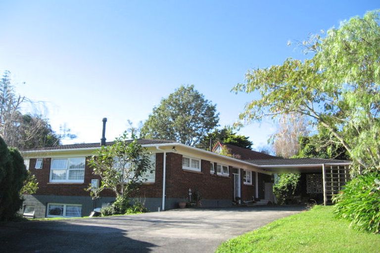 Photo of property in 43 Pickwick Parade, Mellons Bay, Auckland, 2014