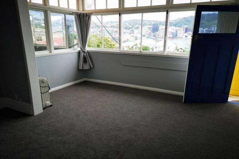 Photo of property in 7 Mcintyre Avenue, Mount Victoria, Wellington, 6011