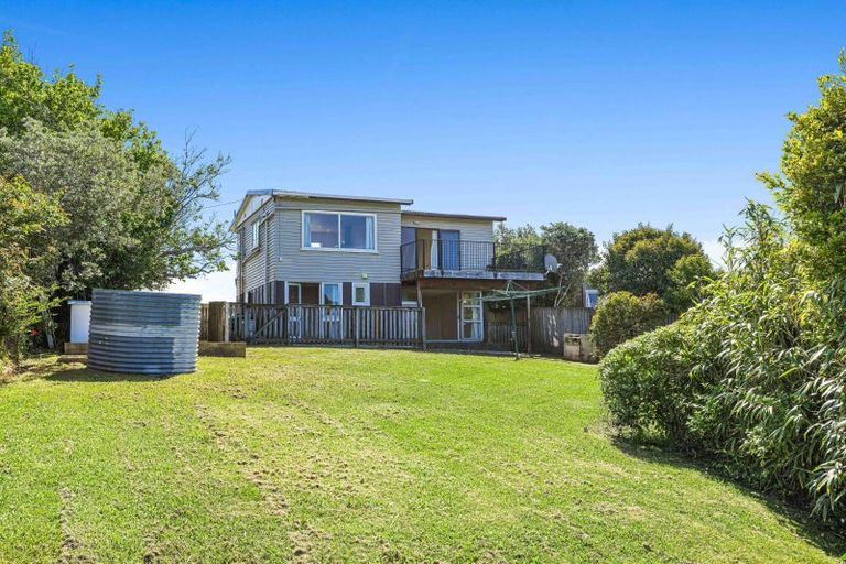 Photo of property in 81 Tiri Road, Tindalls Beach, Whangaparaoa, 0930