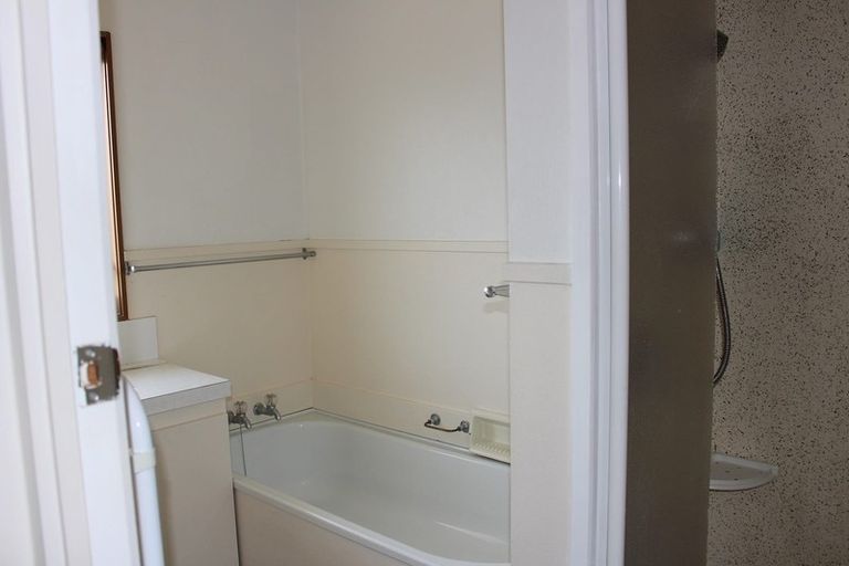 Photo of property in 1/68 Sorrel Crescent, Bucklands Beach, Auckland, 2012