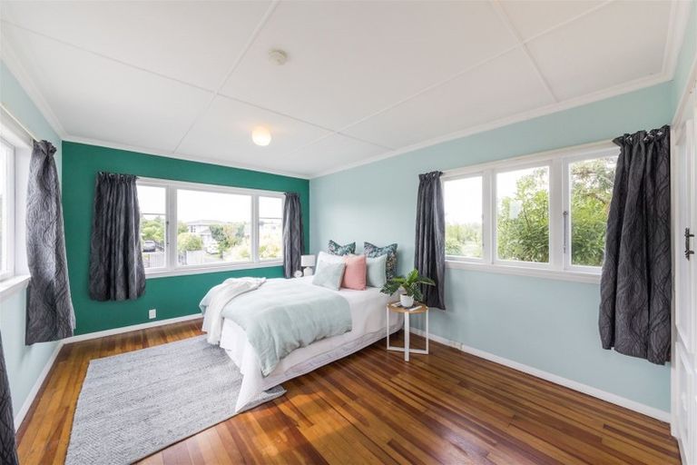 Photo of property in 28 Sheffield Street, Awapuni, Palmerston North, 4412