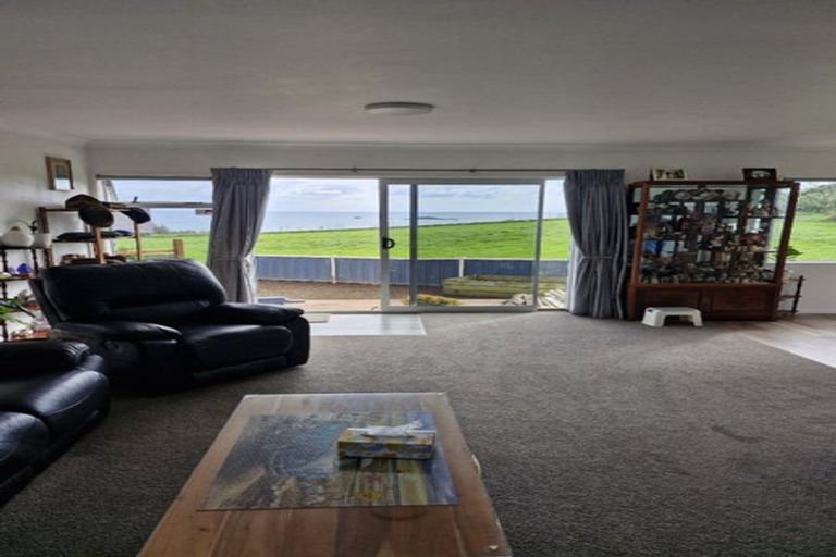 Photo of property in 17 Maui Place, Spotswood, New Plymouth, 4310