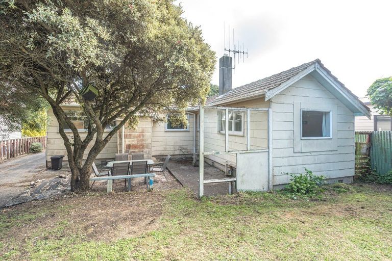 Photo of property in 51 Swiss Avenue, Gonville, Whanganui, 4501