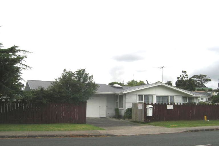 Photo of property in 18 Chartwell Avenue, Glenfield, Auckland, 0629