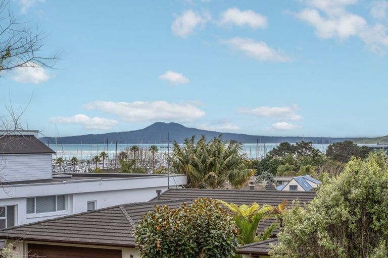 Photo of property in 25 Endymion Place, Half Moon Bay, Auckland, 2012