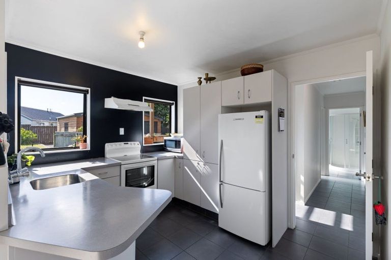 Photo of property in 16 Gladys Place, Kelvin Grove, Palmerston North, 4414