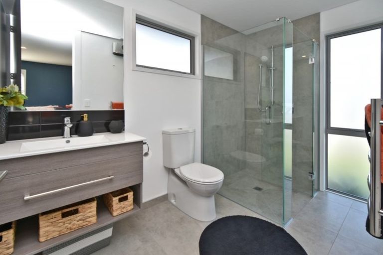 Photo of property in 33 Prestons Park Drive, Marshland, Christchurch, 8083