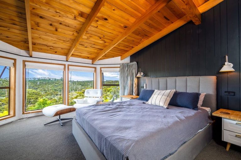 Photo of property in 77 Te Wahapu Road, Russell, 0272