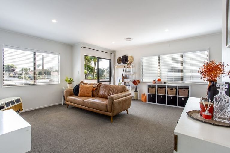 Photo of property in 2/13 Warriston Avenue, Waiuku, 2123