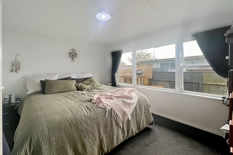 Photo of property in 15 Langley Avenue, Milson, Palmerston North, 4414