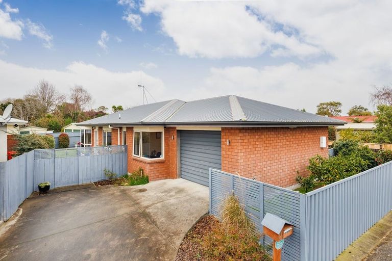 Photo of property in 1 Eton Place, Terrace End, Palmerston North, 4410