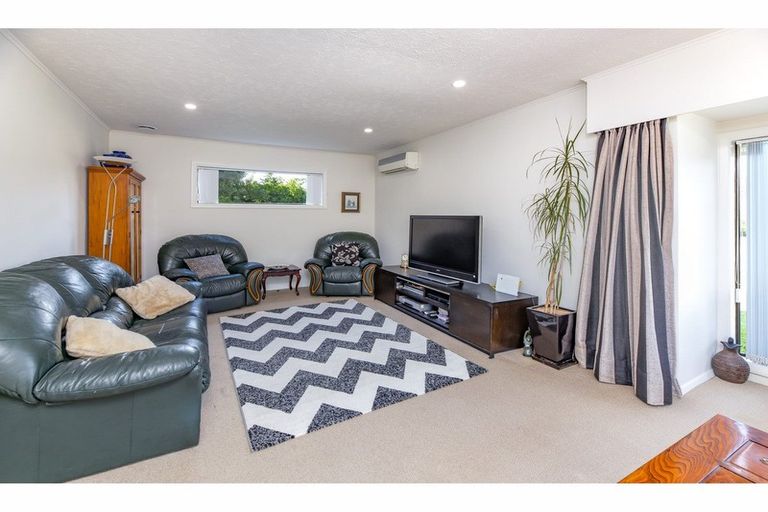 Photo of property in 24 Birkenhead Street, Avonhead, Christchurch, 8042