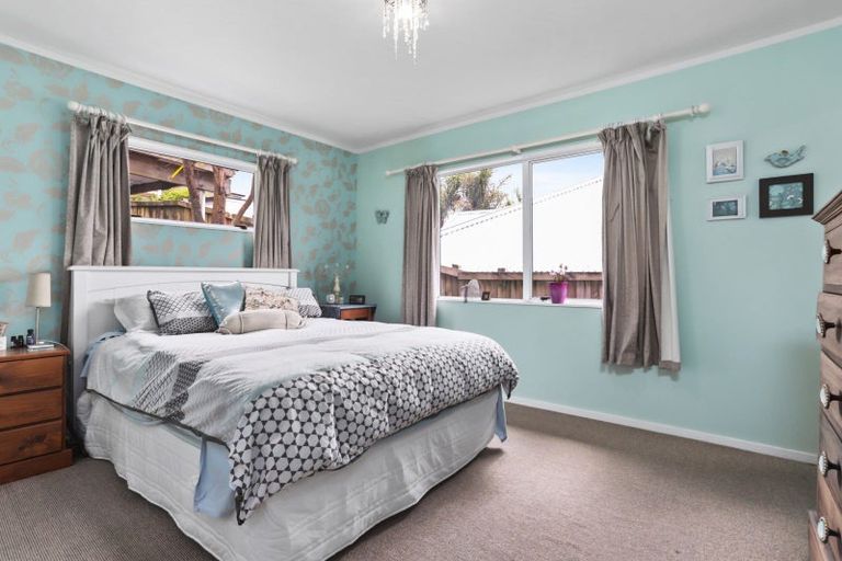 Photo of property in 1/10 Ambler Avenue, Glen Eden, Auckland, 0602