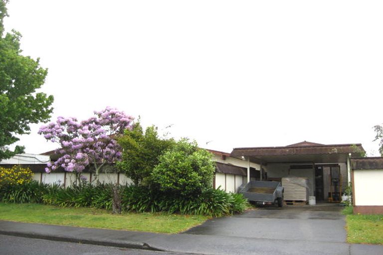Photo of property in 4 Dumas Place, Rosehill, Papakura, 2113