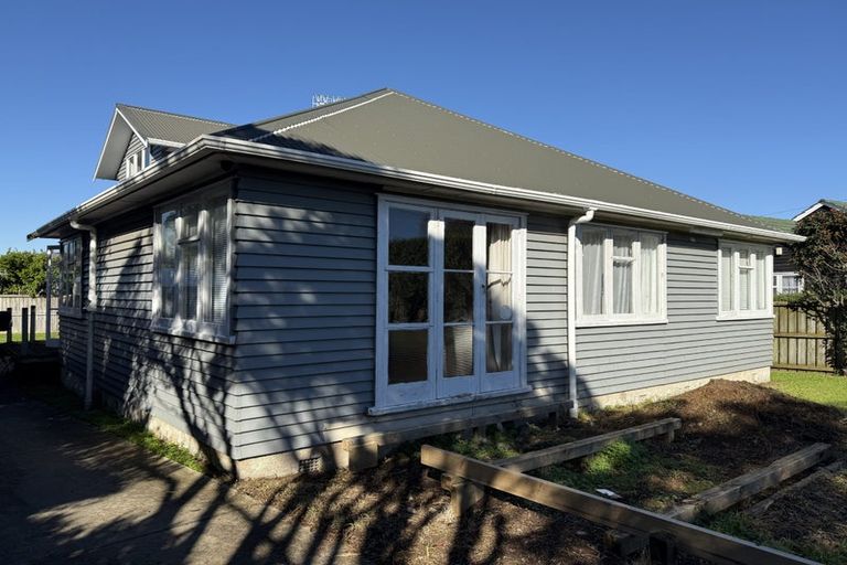Photo of property in 32 Aliford Avenue, One Tree Hill, Auckland, 1061