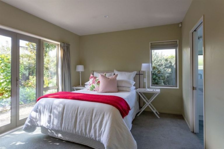 Photo of property in 71 Jeffreys Road, Fendalton, Christchurch, 8052