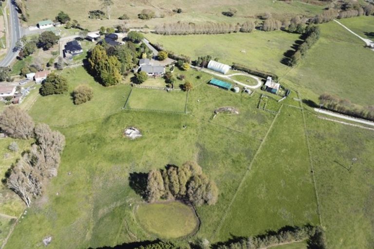 Photo of property in 4 Horniblow Road, Matakohe, 0594