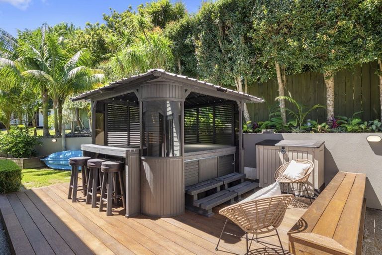 Photo of property in 12a Wainoni Heights, Greenhithe, Auckland, 0632