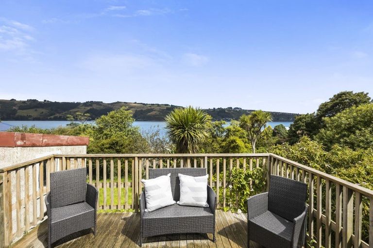 Photo of property in 13 Athol Place, Ravensbourne, Dunedin, 9022