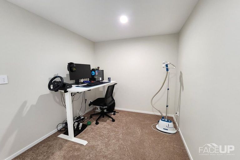 Photo of property in 15 Peihana Road, Hobsonville, Auckland, 0616