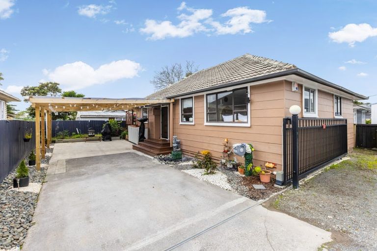 Photo of property in 2/7 Manuia Road, Takanini, 2112