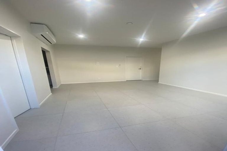 Photo of property in 36 Cambridge Terrace, Papatoetoe, Auckland, 2025