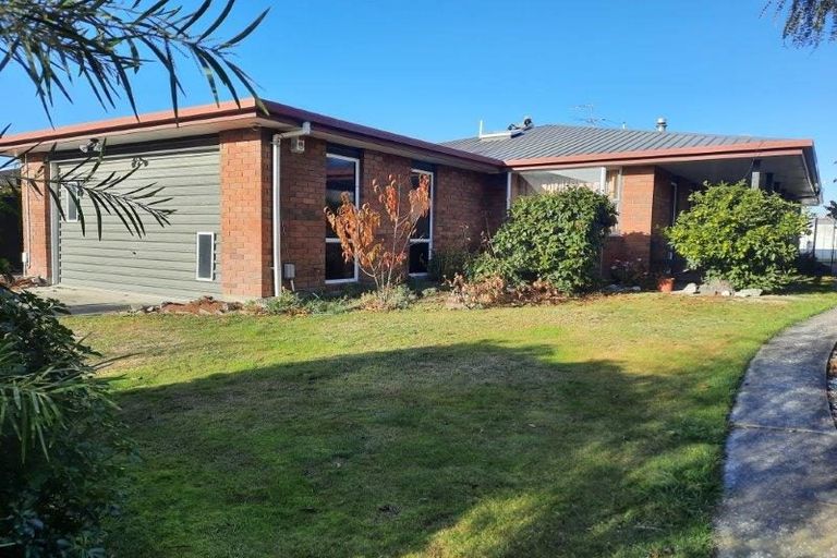 Photo of property in 6 Chokebore Place, Sockburn, Christchurch, 8042