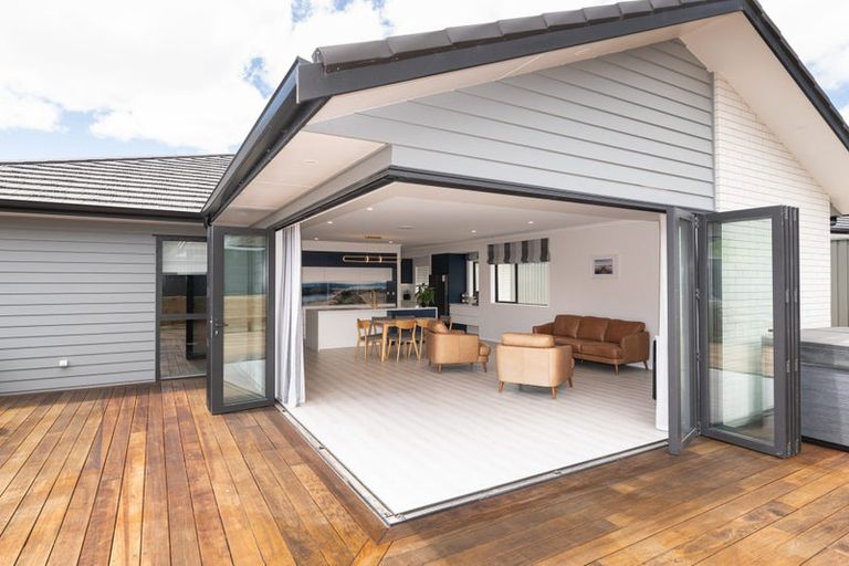 Photo of property in 52 Baxendale Drive, Matipo Heights, Rotorua, 3015