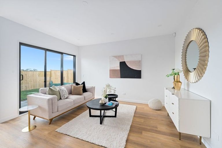 Photo of property in 44 Taipahitini Road, Rosehill, 2113