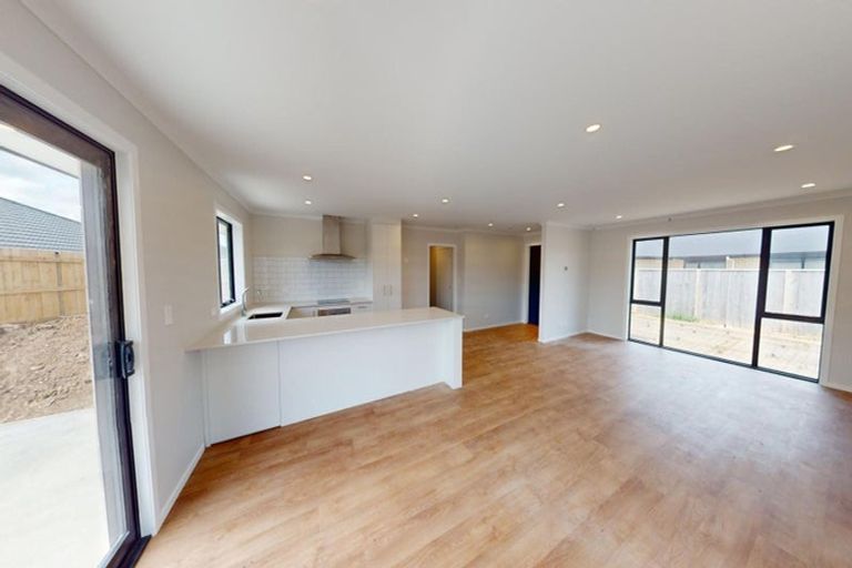 Photo of property in 15 Oldfield Lane, Marton, 4710