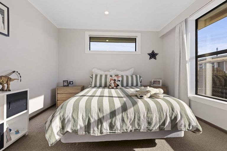 Photo of property in 15 Cross Street, Milton, 9220