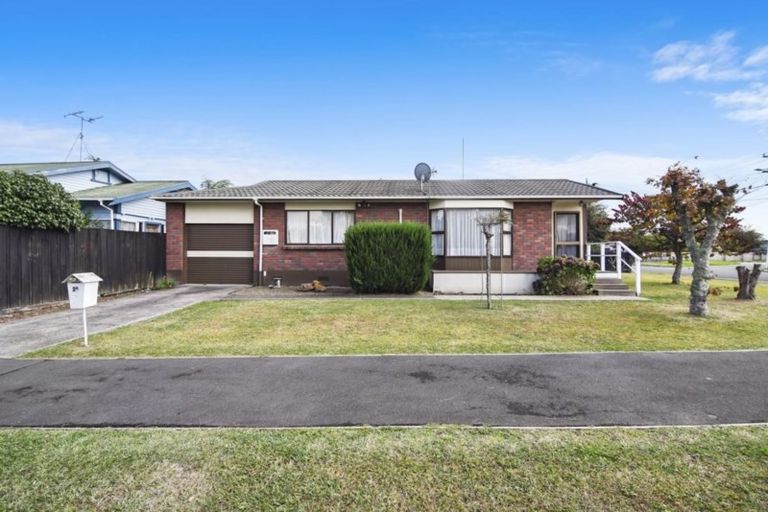 Photo of property in 2a Saint Lukes Place, Bader, Hamilton, 3206