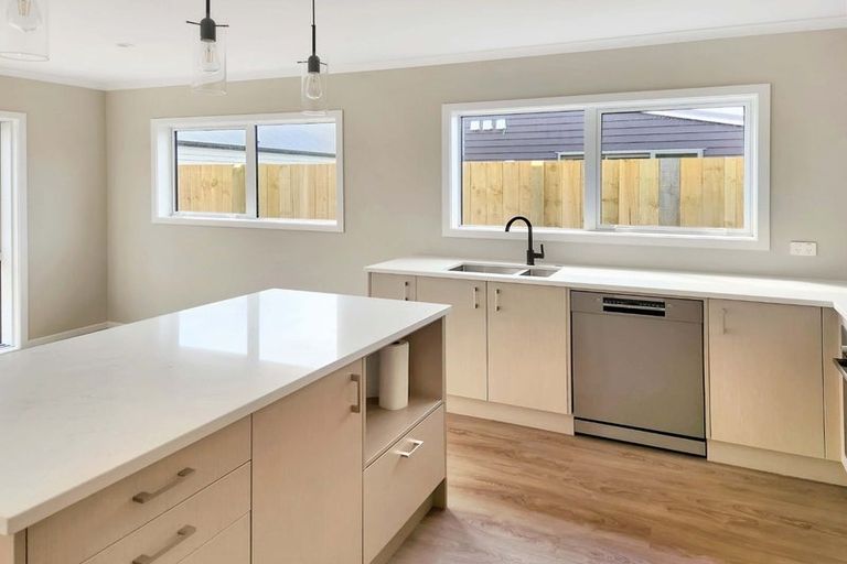 Photo of property in 5 Rotoiti Place, Paraparaumu, 5032