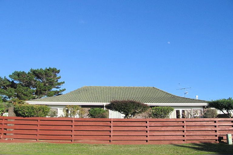 Photo of property in 3b Olive Terrace, Paraparaumu Beach, Paraparaumu, 5032