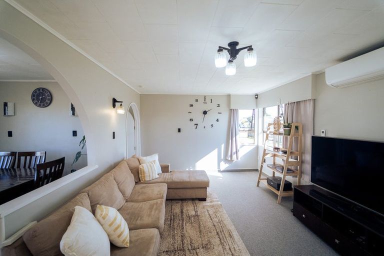 Photo of property in 243 Flaxmere Avenue, Flaxmere, Hastings, 4120