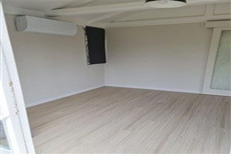 Photo of property in 143 Hutchinson Avenue, New Lynn, Auckland, 0600