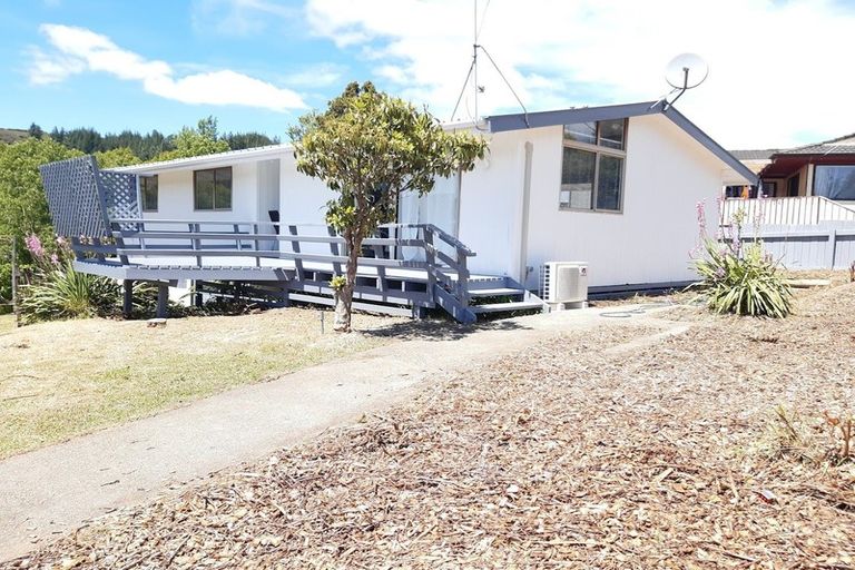 Photo of property in 60 Norana Road, Timberlea, Upper Hutt, 5018