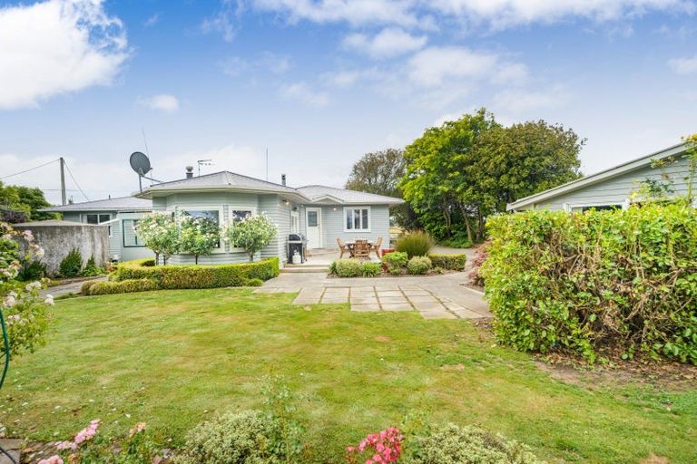 Photo of property in 17 Aranui Road, Kairanga, Palmerston North, 4475