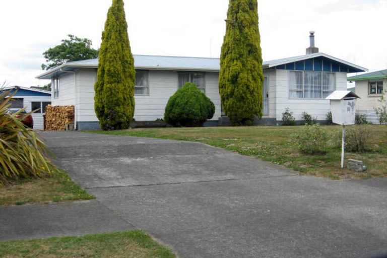 Photo of property in 7 Cedar Crescent, Feilding, 4702