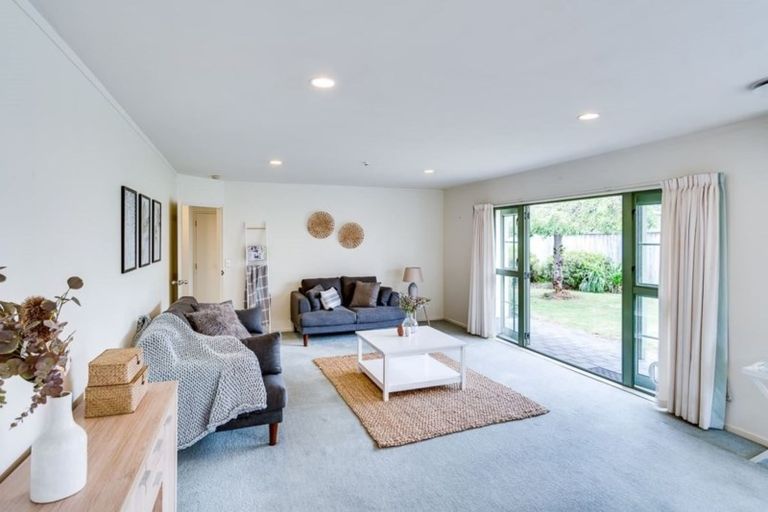 Photo of property in 8a Surrey Street, Taradale, Napier, 4112