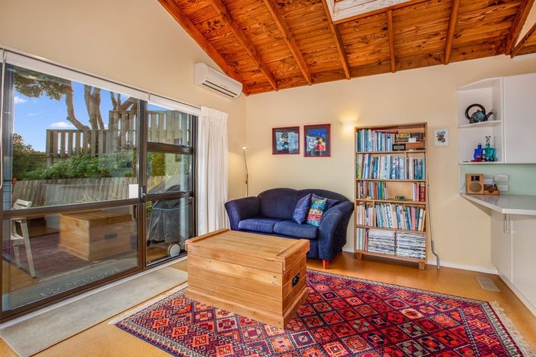 Photo of property in 18 Tremaine Place, Camborne, Porirua, 5026