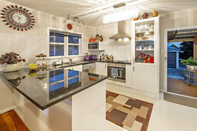 Photo of property in 142 Russell Road, Manurewa, Auckland, 2102