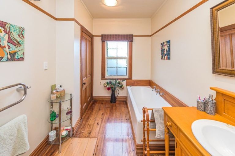 Photo of property in 11 Stark Street, Durie Hill, Whanganui, 4500