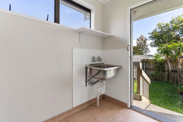 Photo of property in 1 Lansdown Place, Papakura, 2110