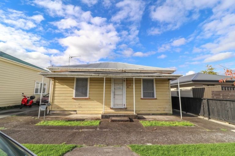 Photo of property in 102 Mackay Street, Thames, 3500