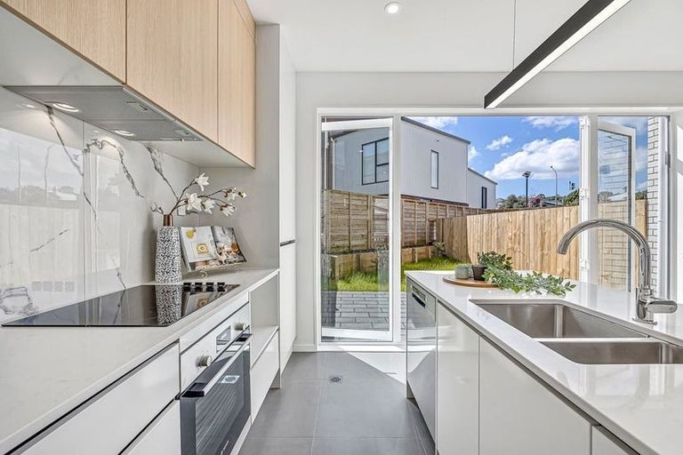 Photo of property in 32 Whautapu Court, Avondale, 1026