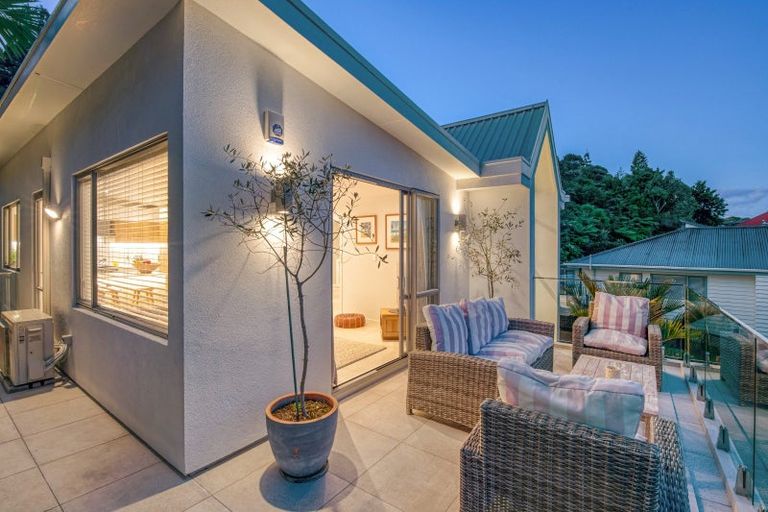 Photo of property in 115 Waldorf Crescent, Orewa, 0931